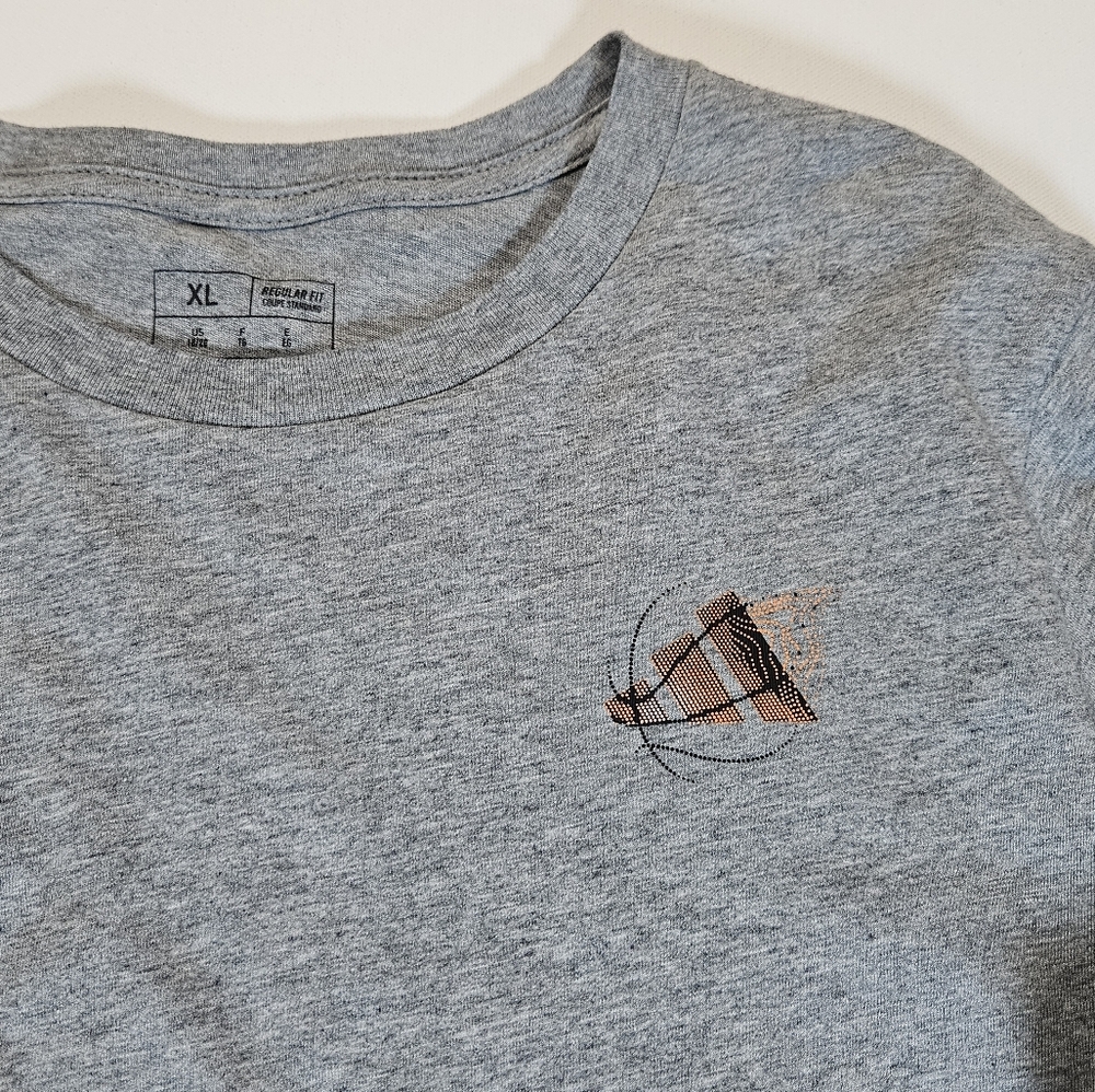Adidas Boys T-Shirt XL Grey Bronze Chest Logo Sports Theme Graphic Regular Fit